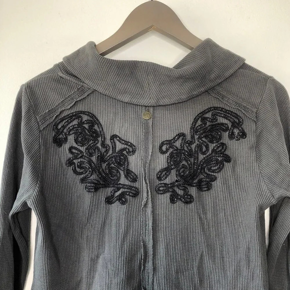 Soft Surroundings Gray Cowl Neck Waffle Knit Embroidered Grunge Y2K Thermal Sz S - Picture 8 of 11